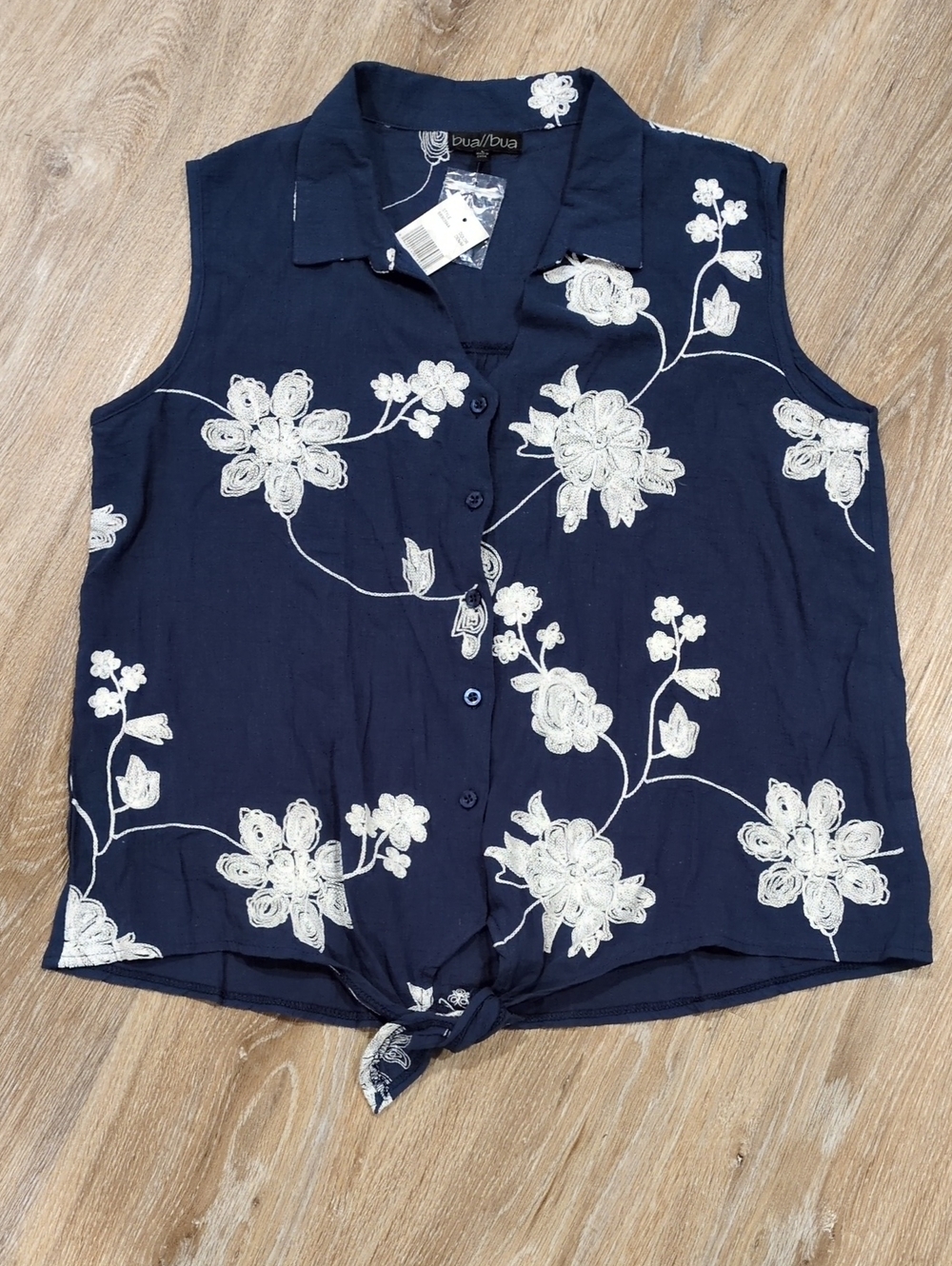 💙💐 NWT Bua/Bua Dusty Navy Blue Embroidered Sleeveless Button-up Women's size L